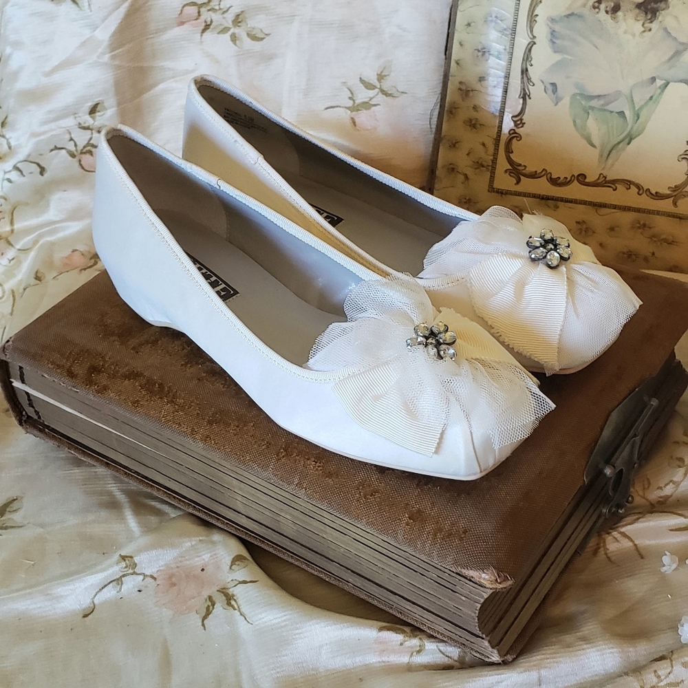 Women's bridal wedding shoes